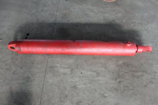點擊查看詳細信息<br>標題：轉載機60T推拉移油缸 閱讀次數：2279